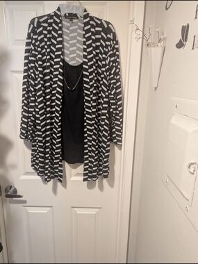 Women’s Black & White Striped Open-Front Cardigan